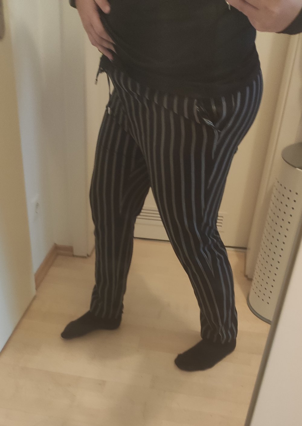 Nadelstreifenhose 44