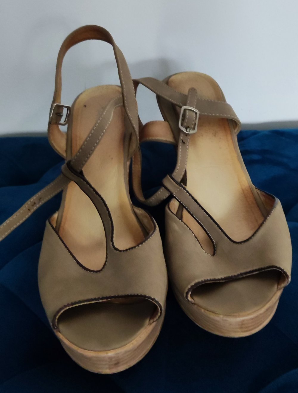 Beige Keilsandalen 39
