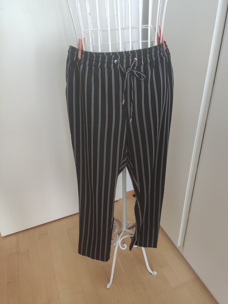 Nadelstreifenhose 44