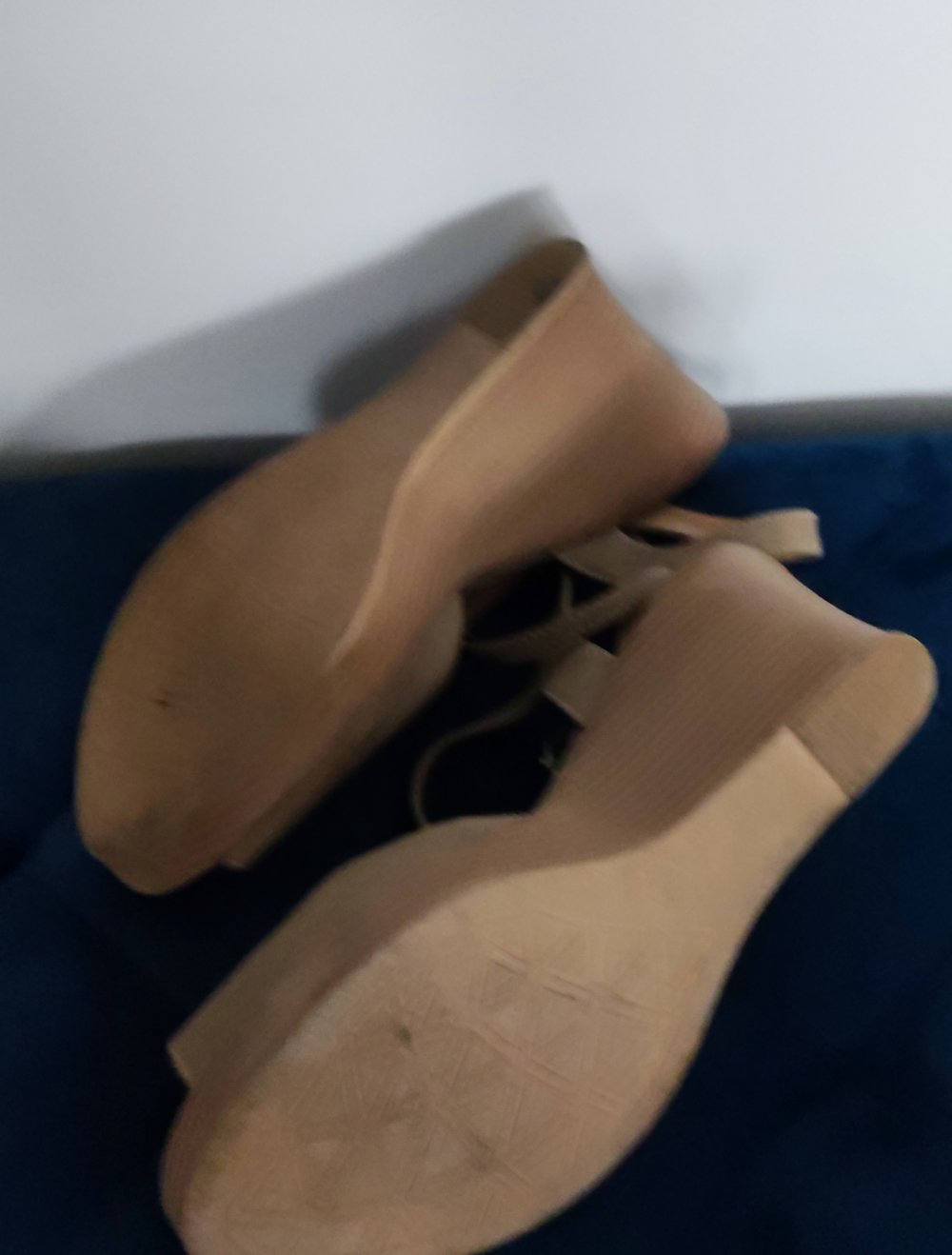 Beige Keilsandalen 39