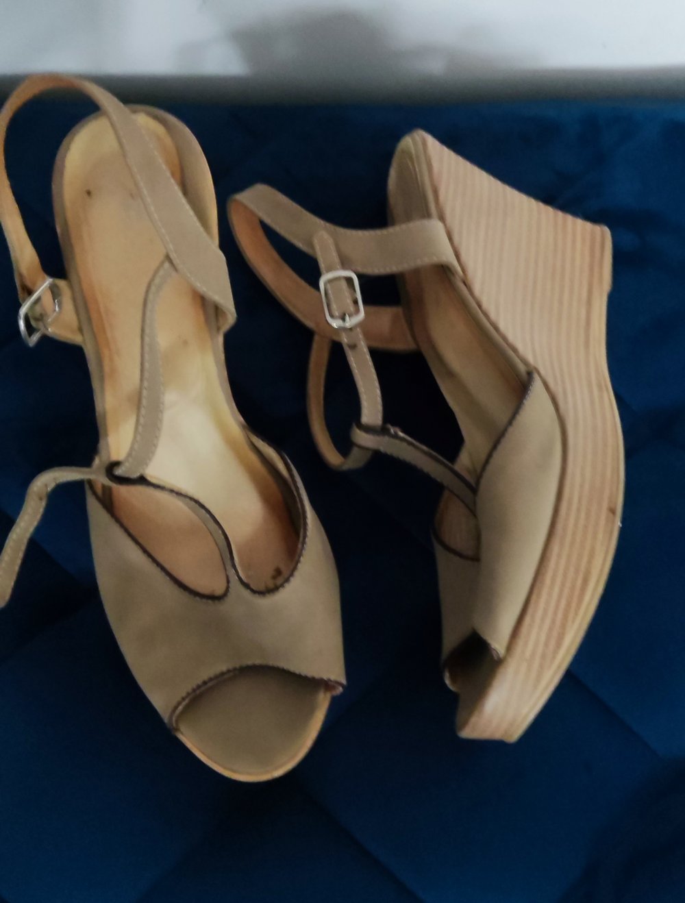 Beige Keilsandalen 39