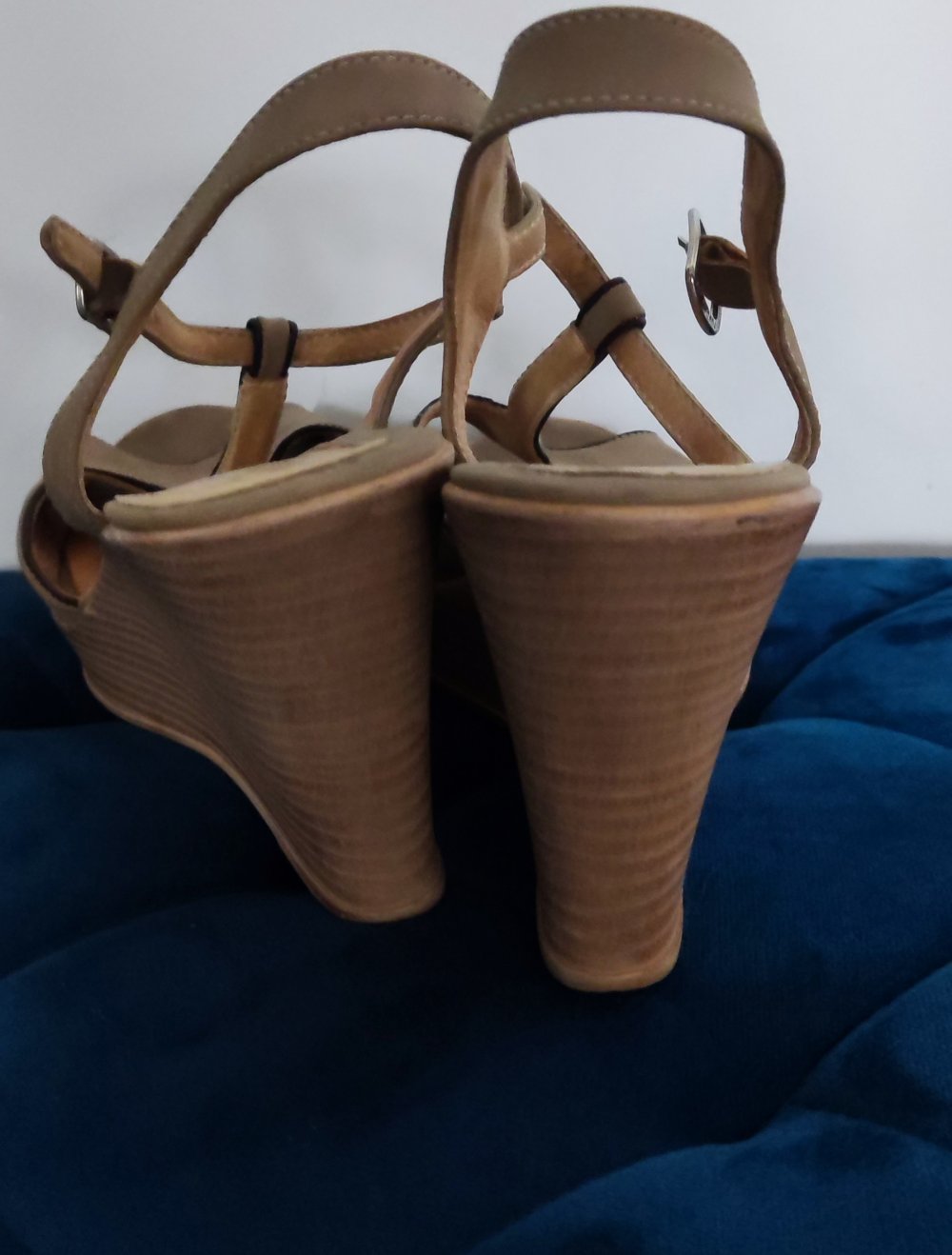 Beige Keilsandalen 39