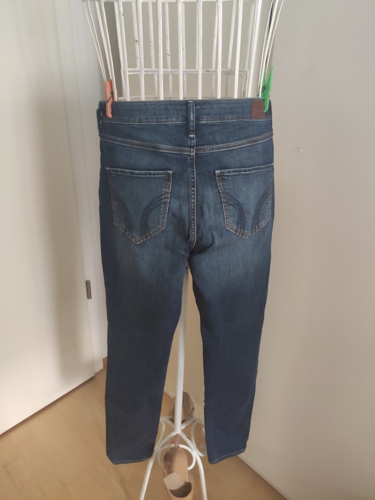 Hollister Jeans W27 