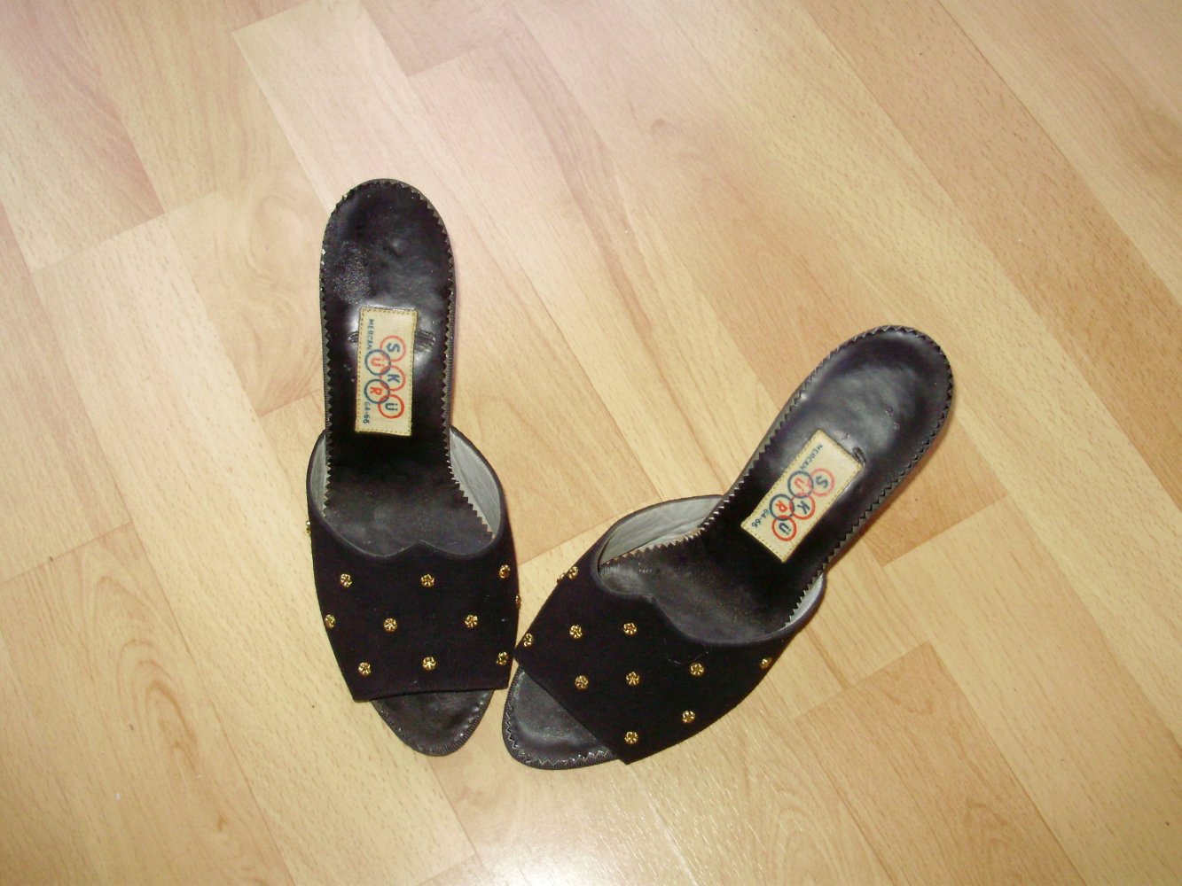 Wunderschöne Pantolette schwarz Samt Goldblümchen Gr 3,5 = 36