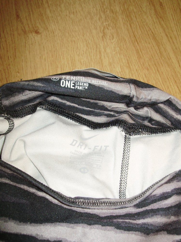 Nike dri fit Leggings grau schwarzes Muster 7/8 Länge XS = S