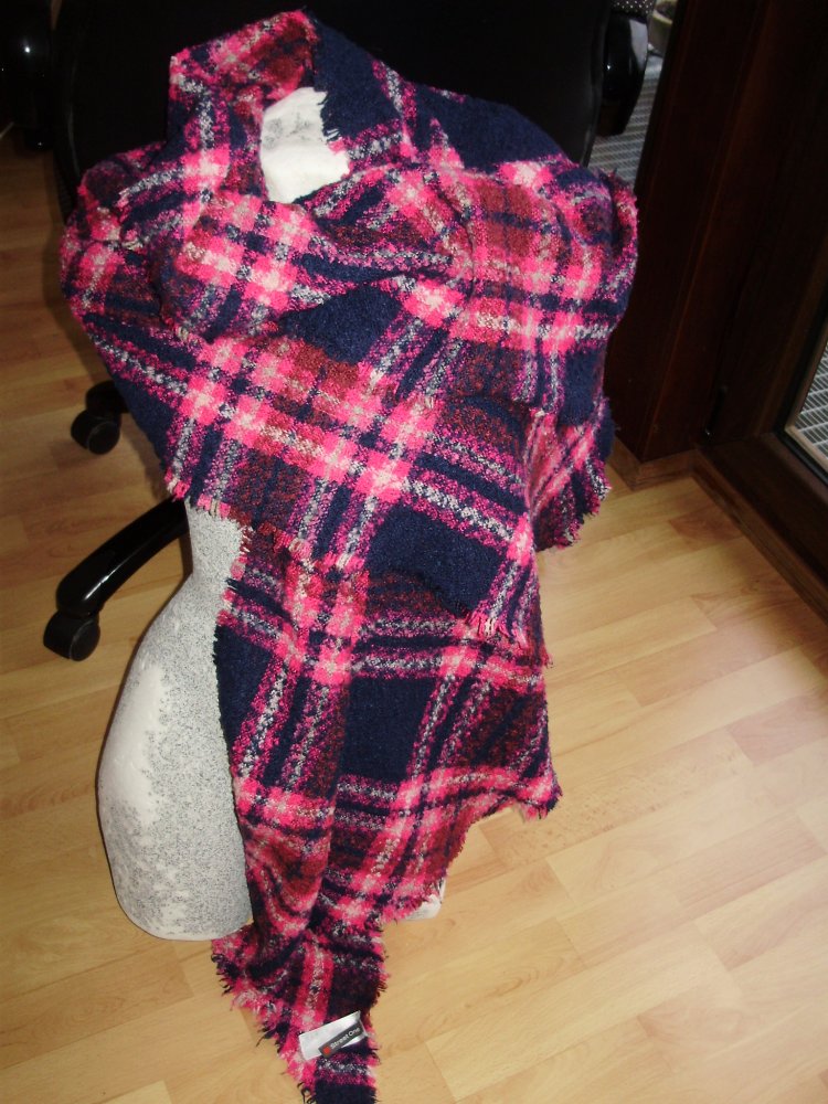 Street one schwarz pinkfarbener Schal weich und warm