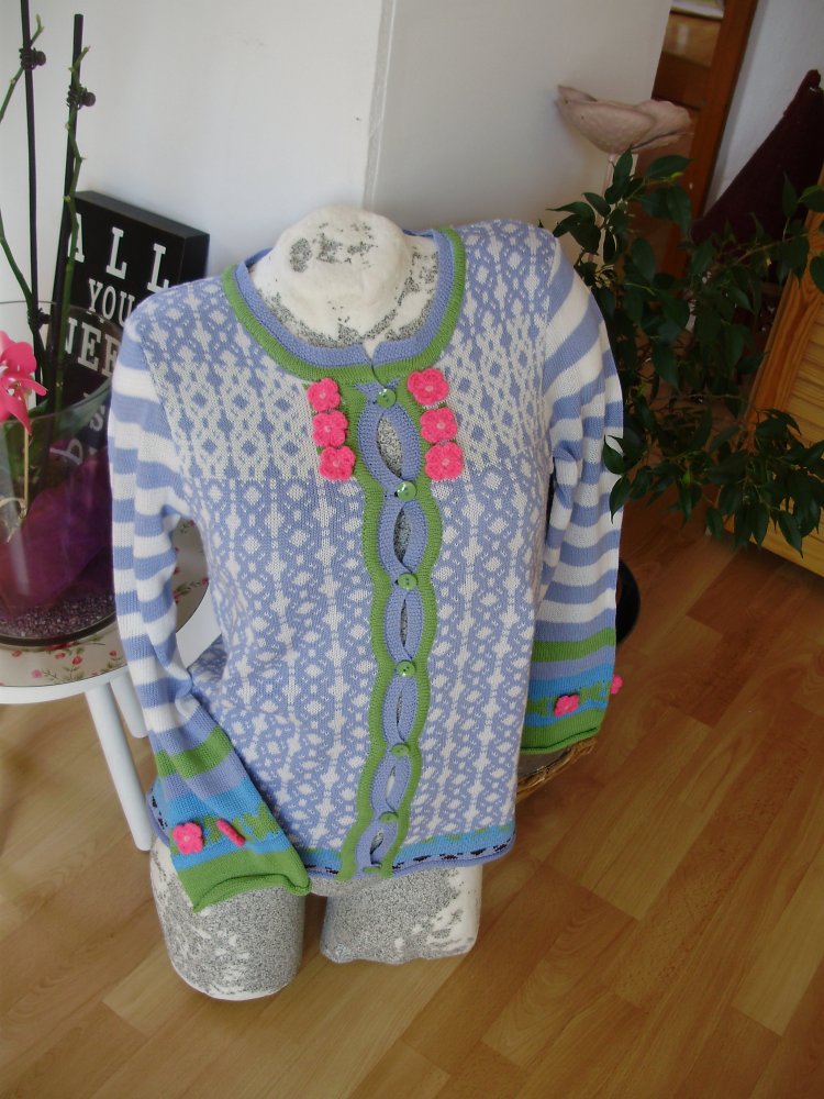 Misslook Cardigan romantisch Pastellfarben Häkelblumen 2XL = M/ L