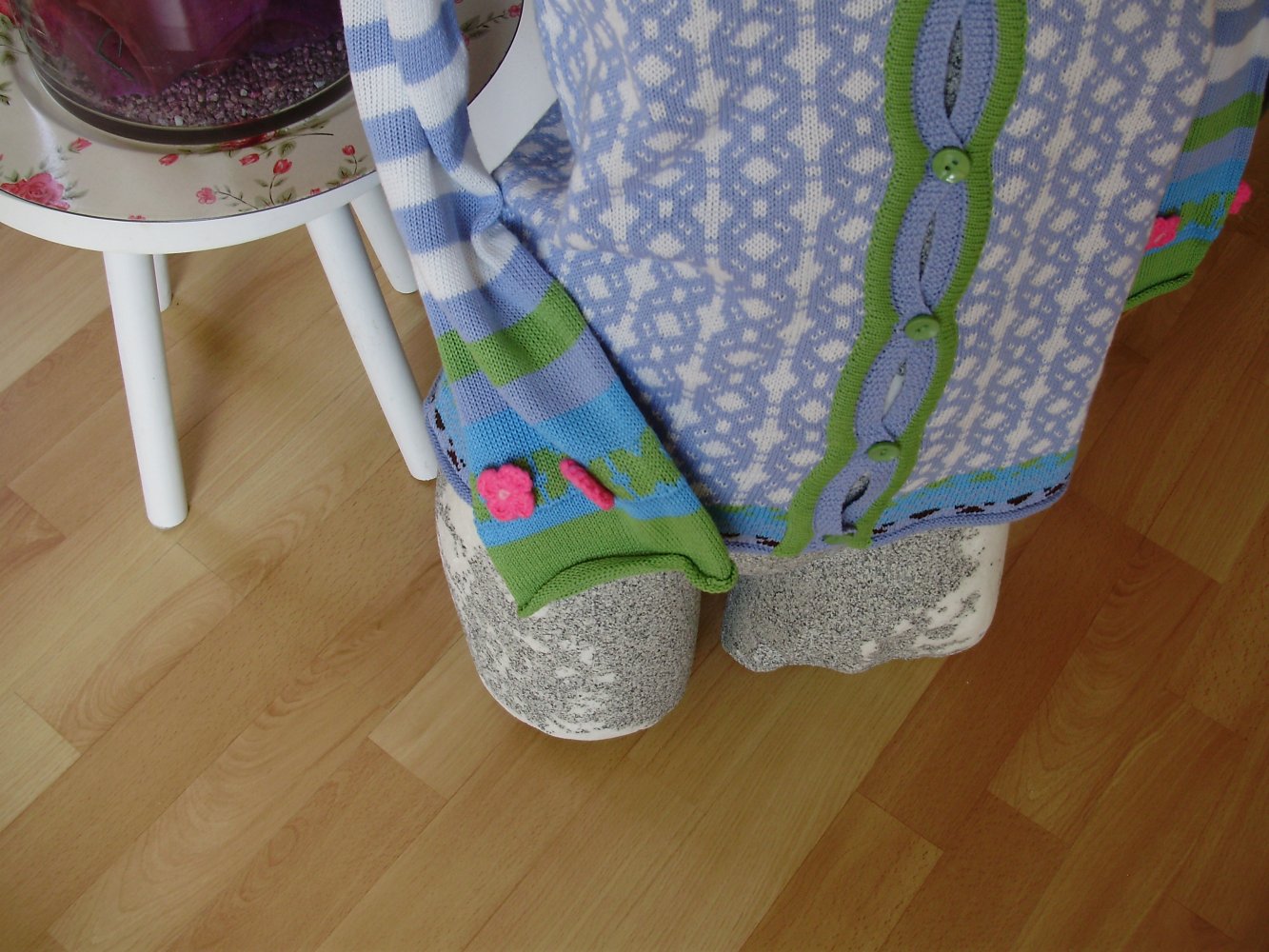 Misslook Cardigan romantisch Pastellfarben Häkelblumen 2XL = M/ L