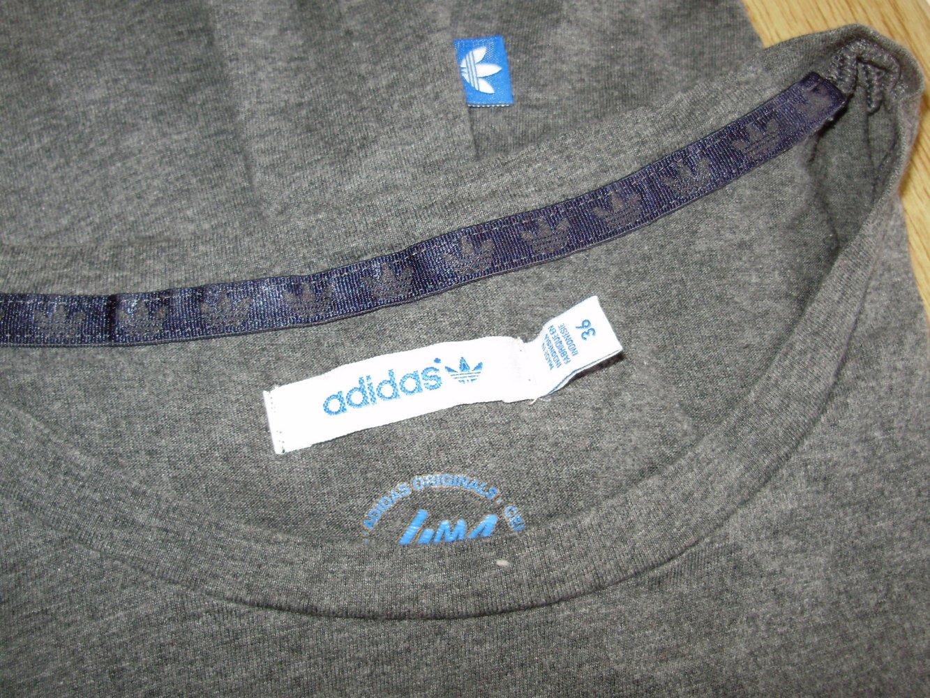 adidas Shirt grau Label mit Nieten 36