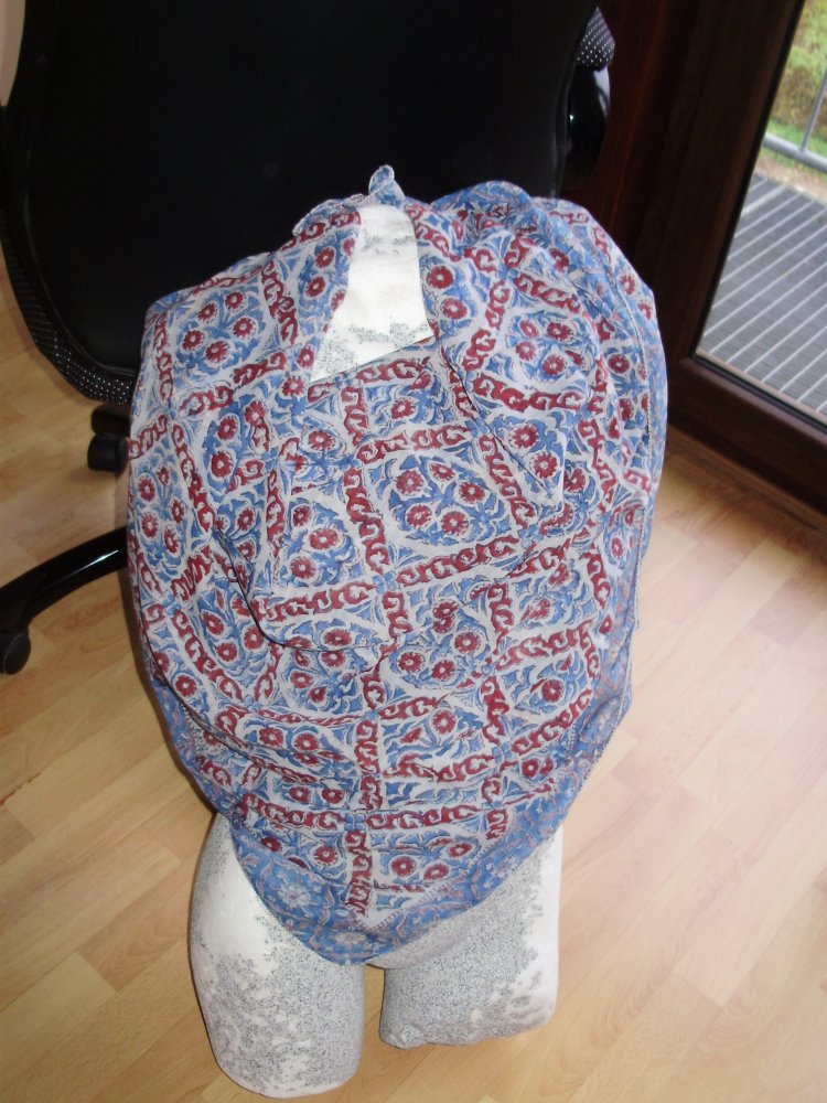 Tuch blau Muster groß BW 106 x 106cm wie neu