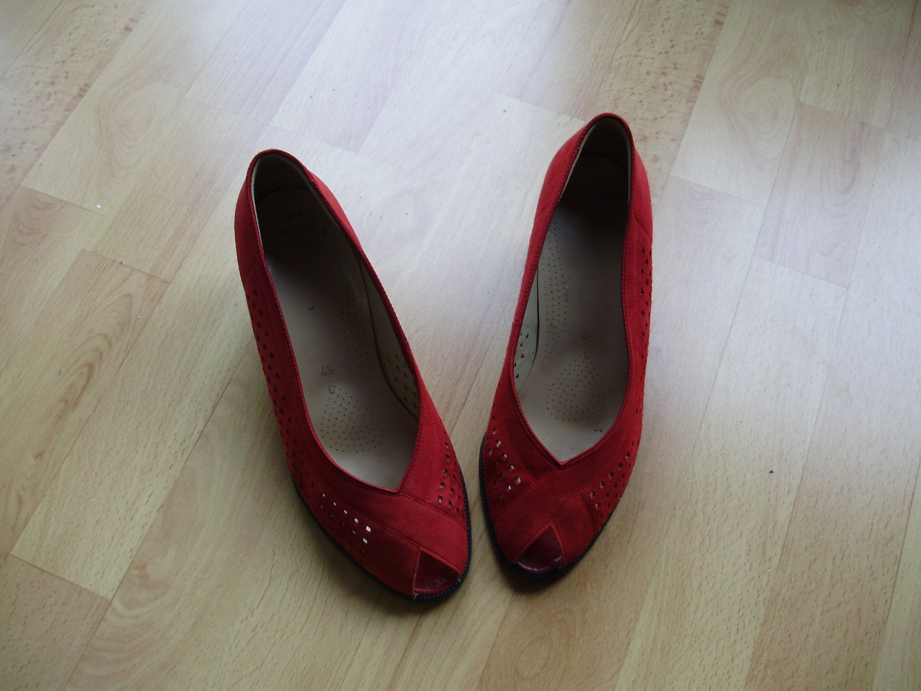 Vintage Pumps Zehenloch Wildleder rot 4,5 = 37 wie neu