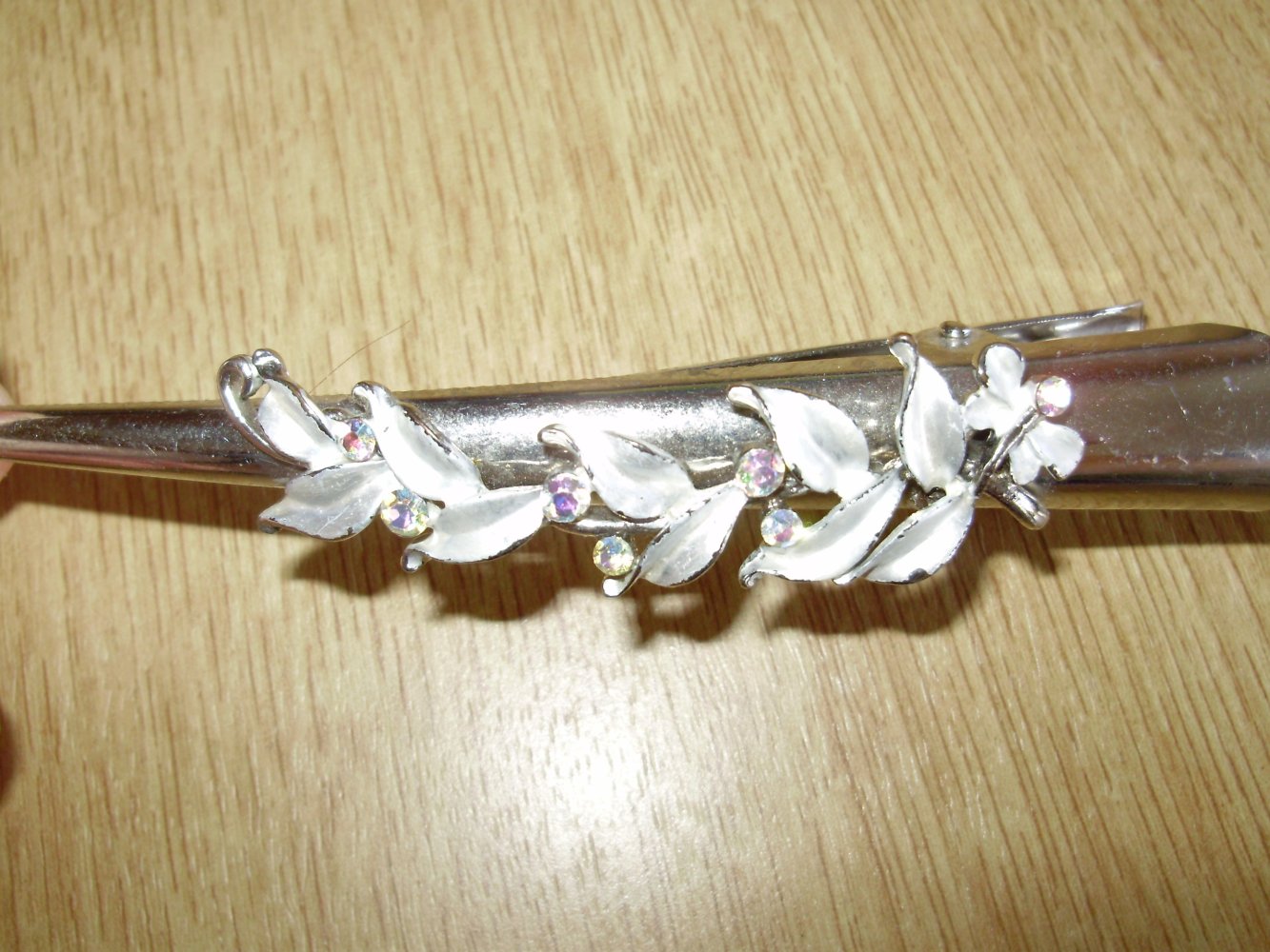 Spange groß silbern Blatter Glitzersteine edel