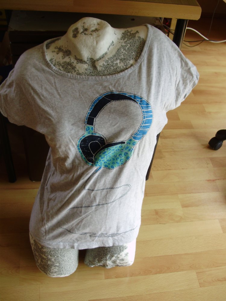 adidas neo Shirt hellgrau Kopfhörer BW S