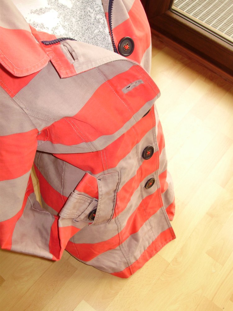 Boden Mantel braun rot Streifen Kapuze S M