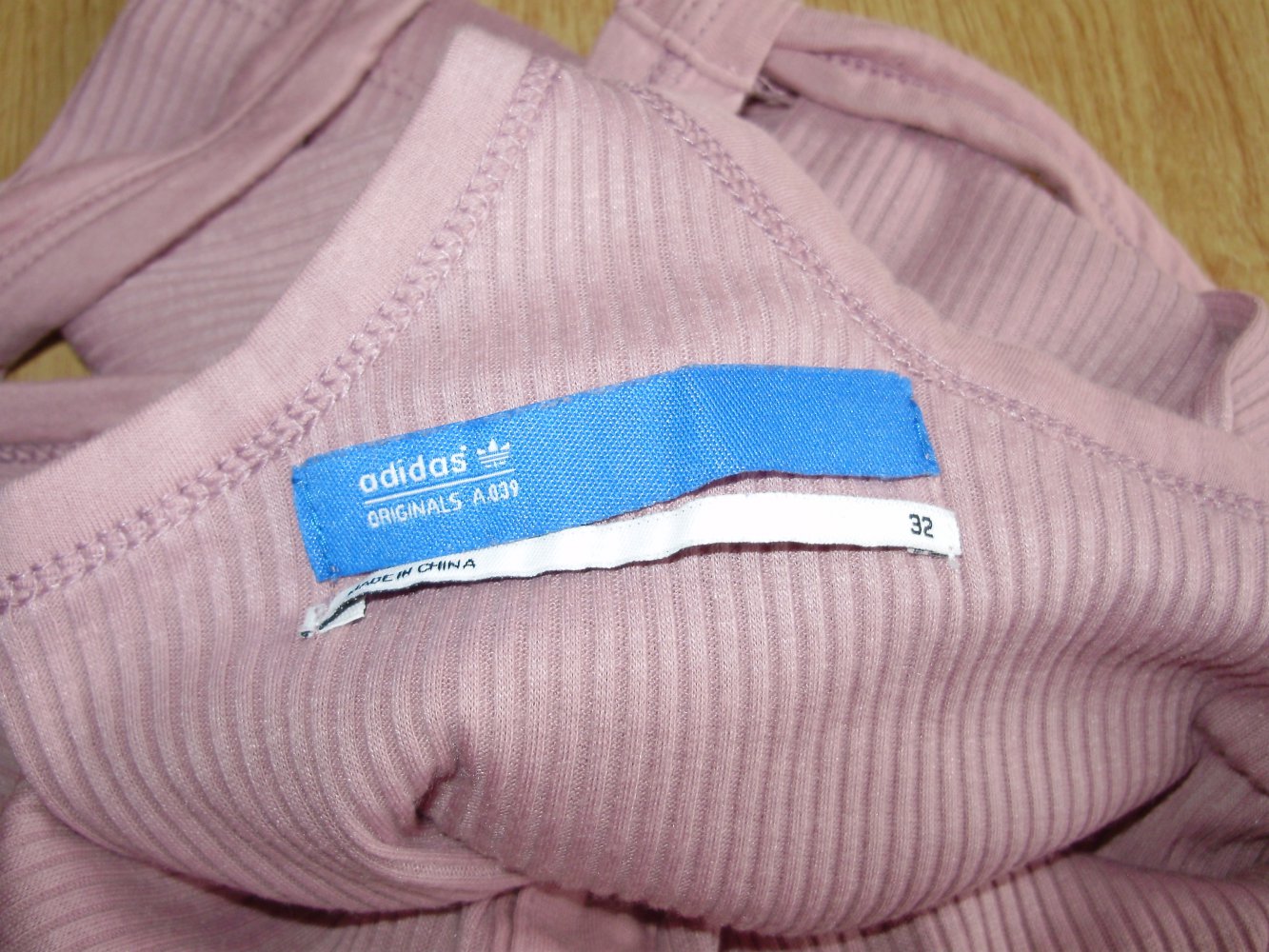 adidas Top ausgefallener Rücken altrosa Knöpfe S passend