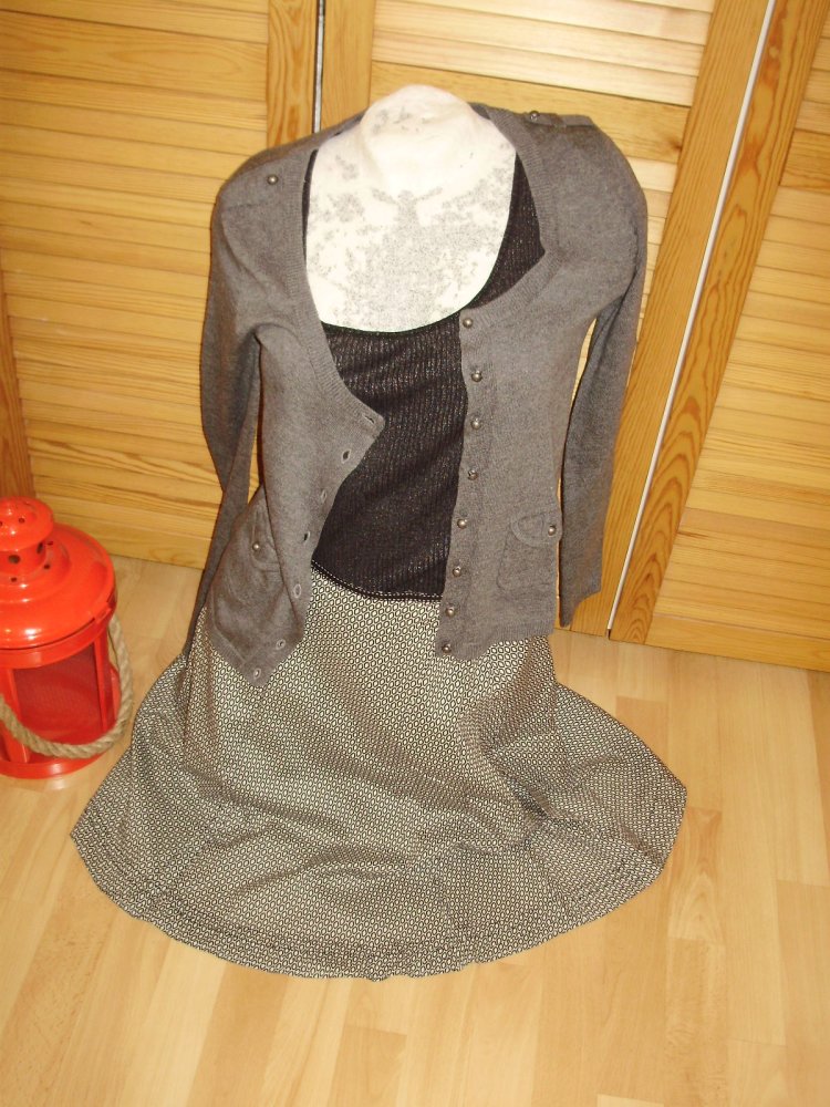 Outfit 2: Esprit Rock + Topshop Top+ Apart Cardigan NEU S