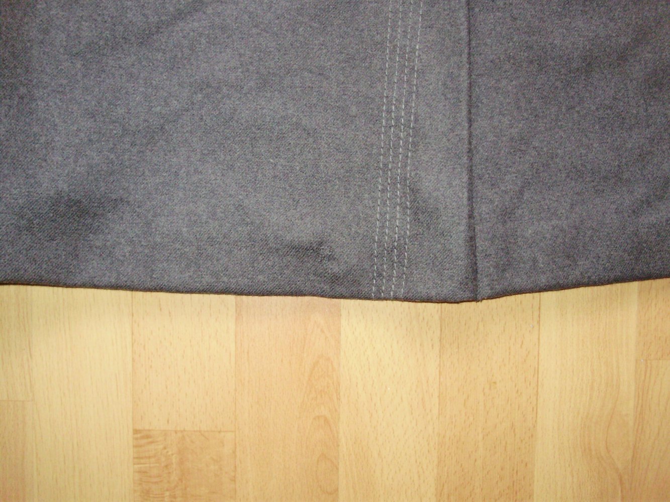 Rock grau 100% Schurwolle Kellerfalte vorne 44