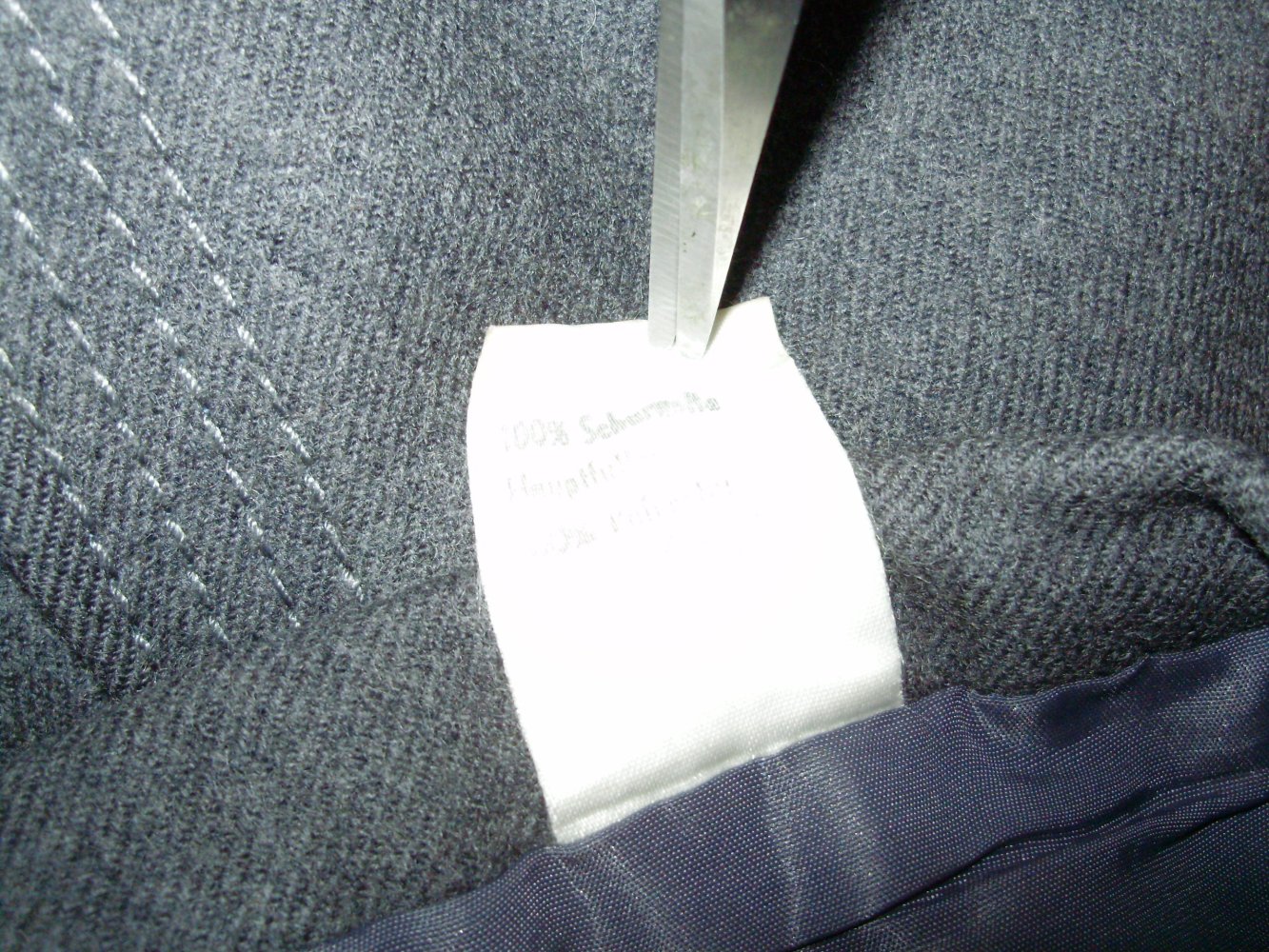 Rock grau 100% Schurwolle Kellerfalte vorne 44