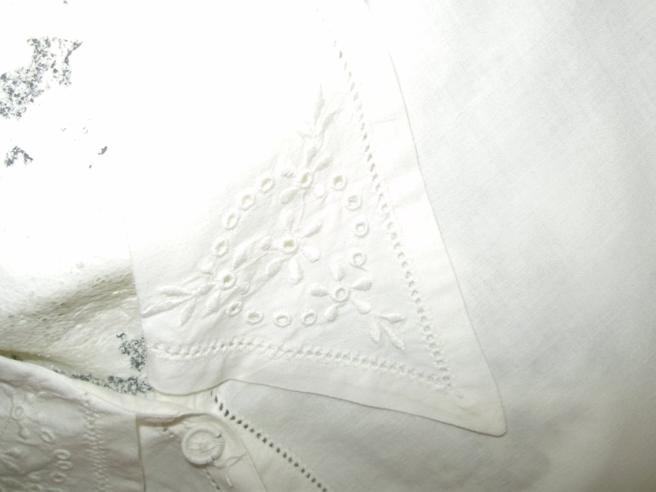 Vintage Bluse weiß creme spitzer Kragen Stickerei BW Leinen 42 passend