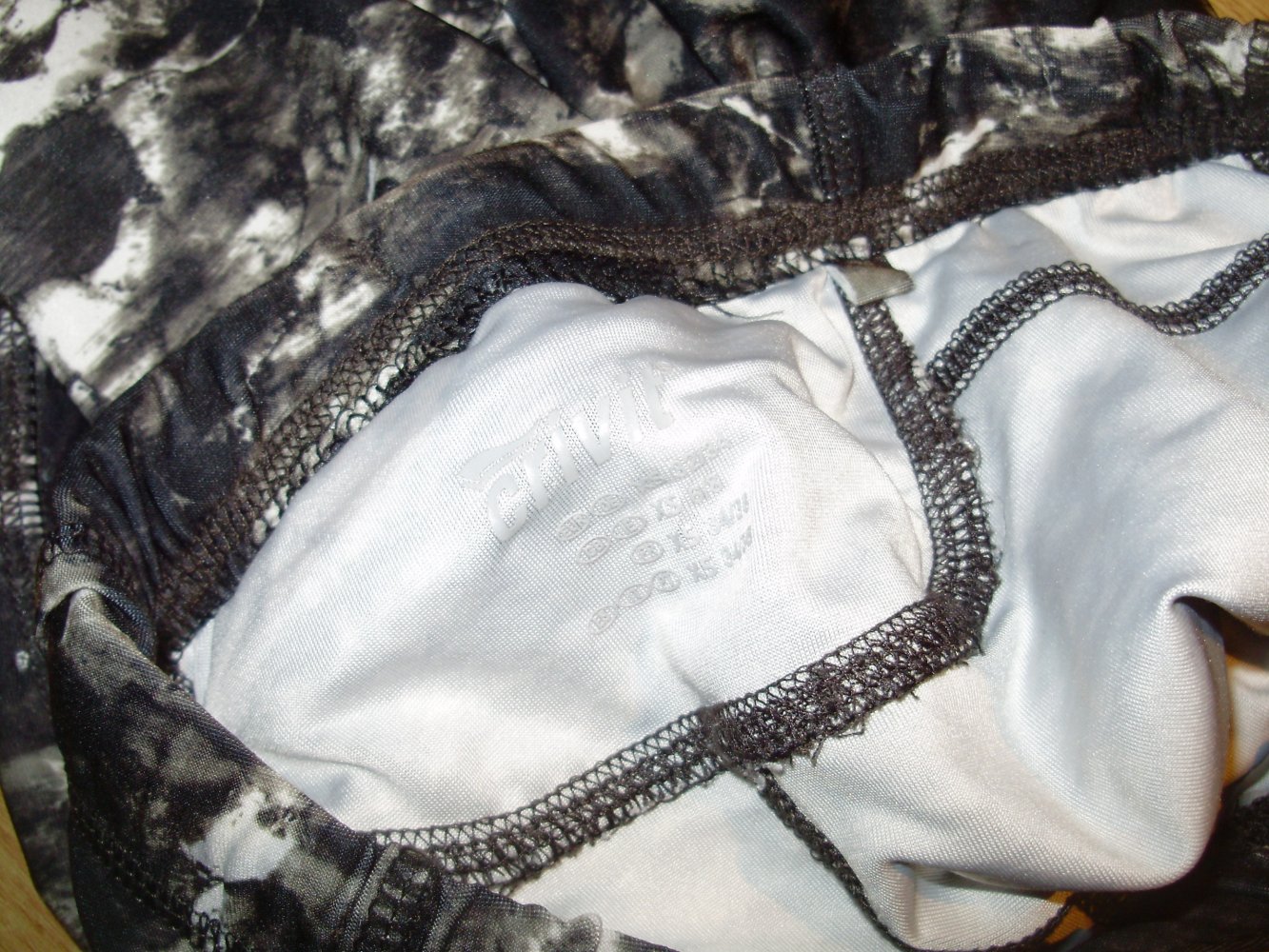 Crivit Leggings Sport schwarz grau Muster 7/8 Länge XS S