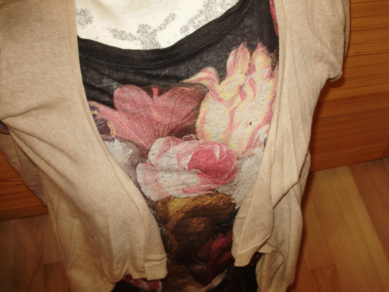 Outfit 6: Jeans schwarz 7/8 + zara Shirt+Cardigan M