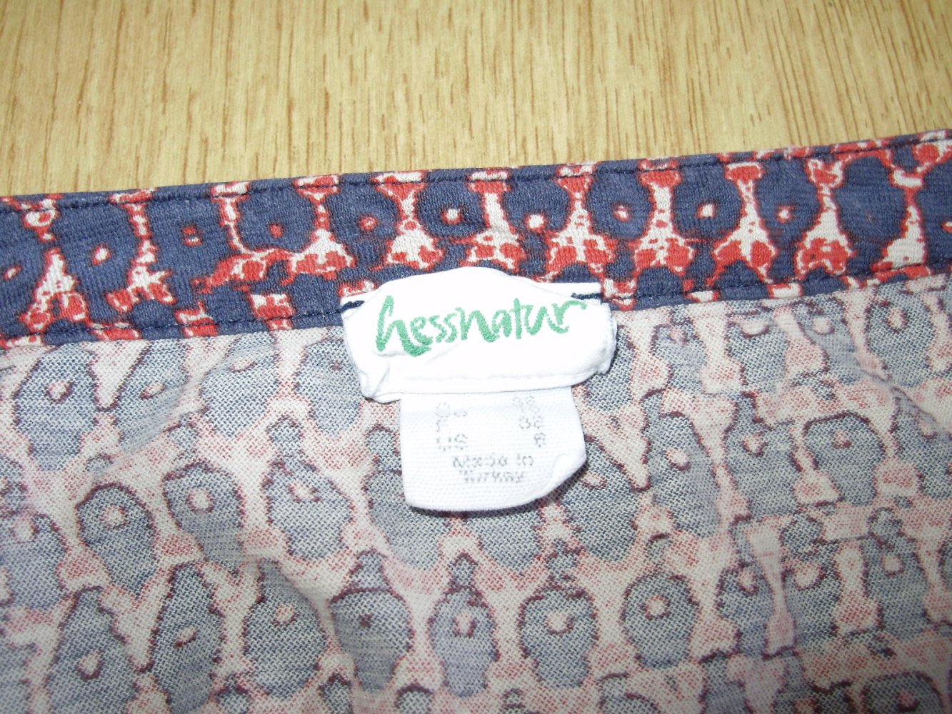 Hess natur Oberteil Muster rot blau 38