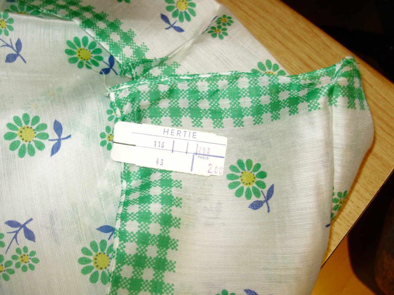 Tuch Vintage 60- er Jahre beige grün Blumen NEU 52 x 50 cm