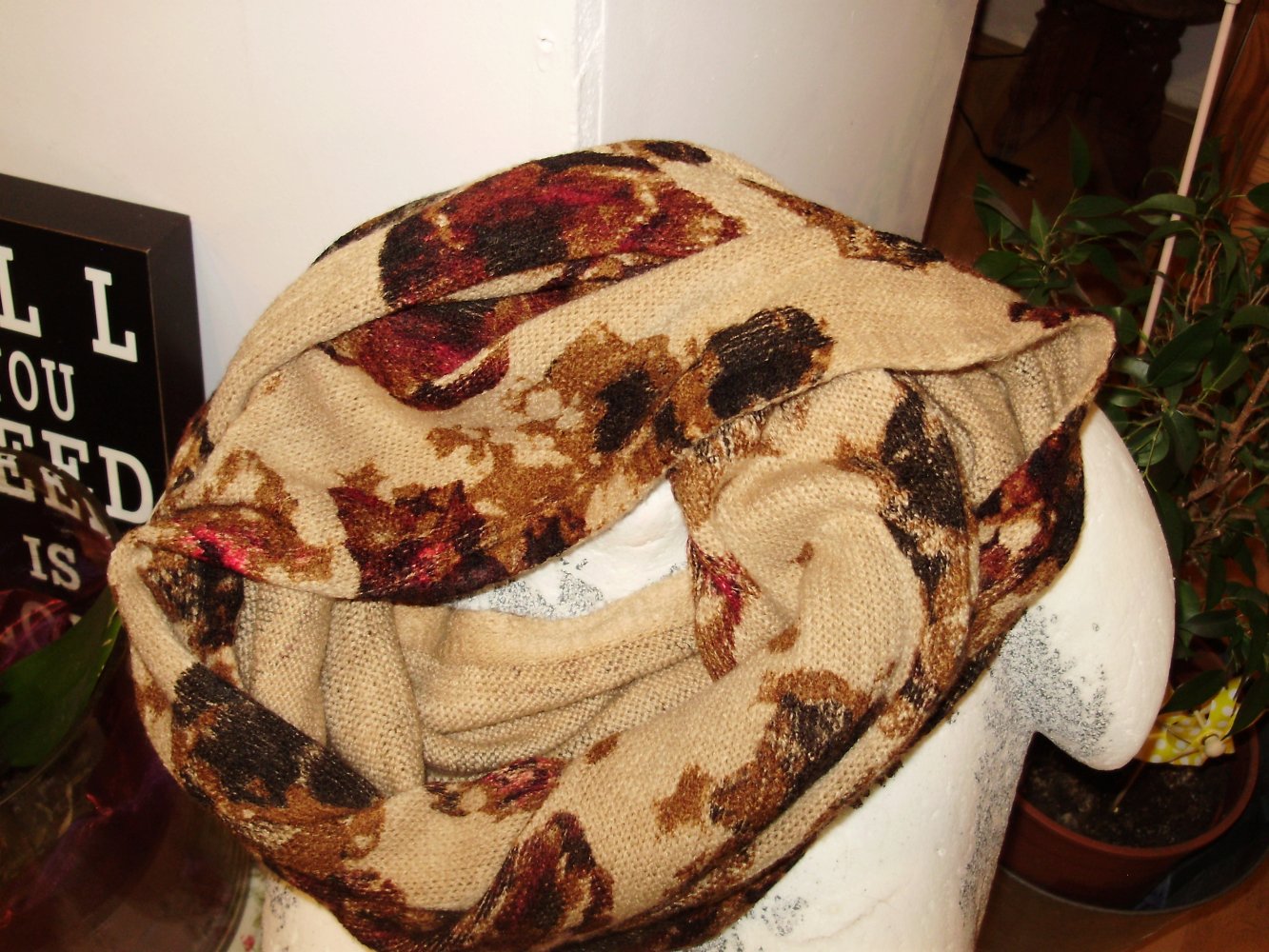 Schal Rundschal weich und angenehm braun Blumenmuster