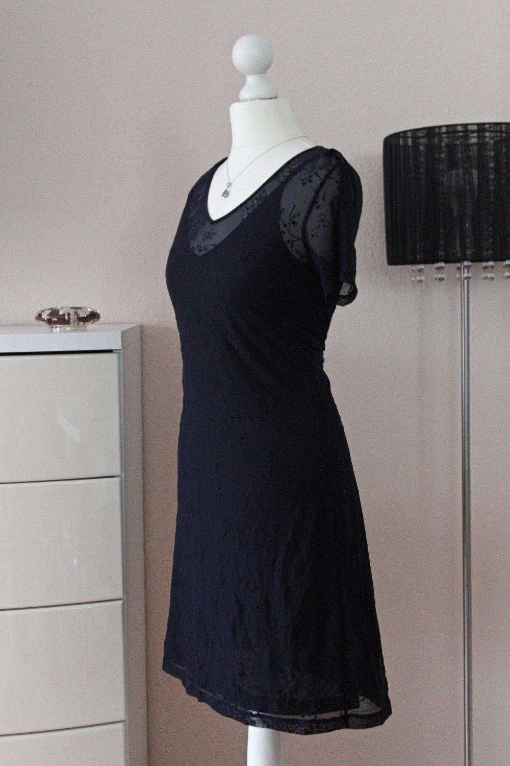 Kleid mit hübscher Spitze und süßen Details