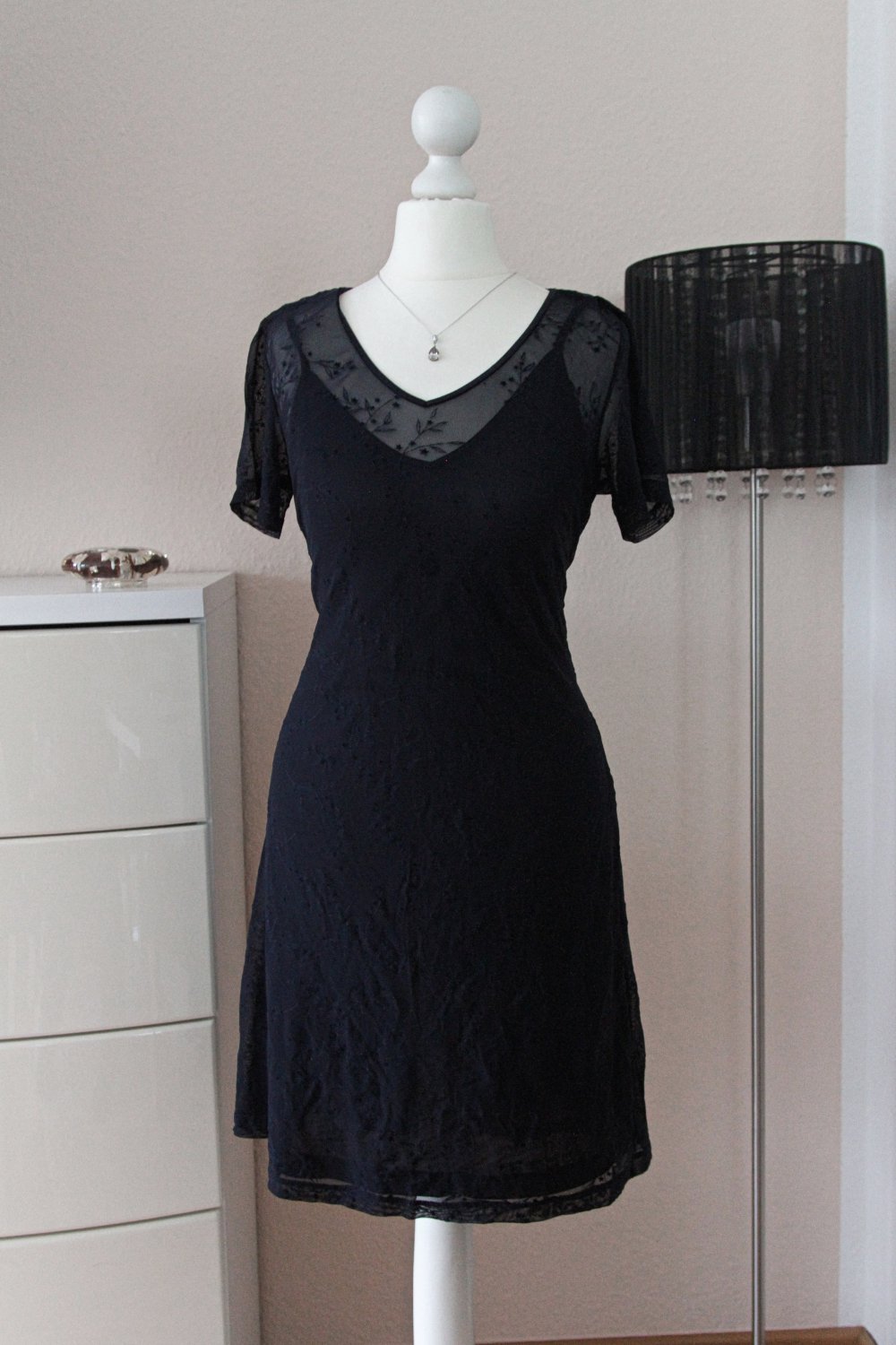 Kleid mit hübscher Spitze und süßen Details