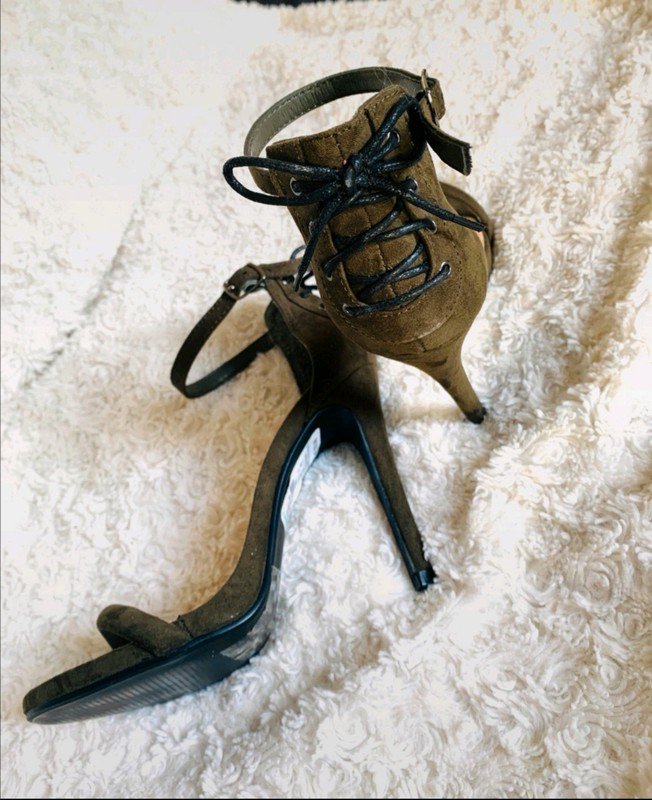 Khaki Stilleto Highheel NEU