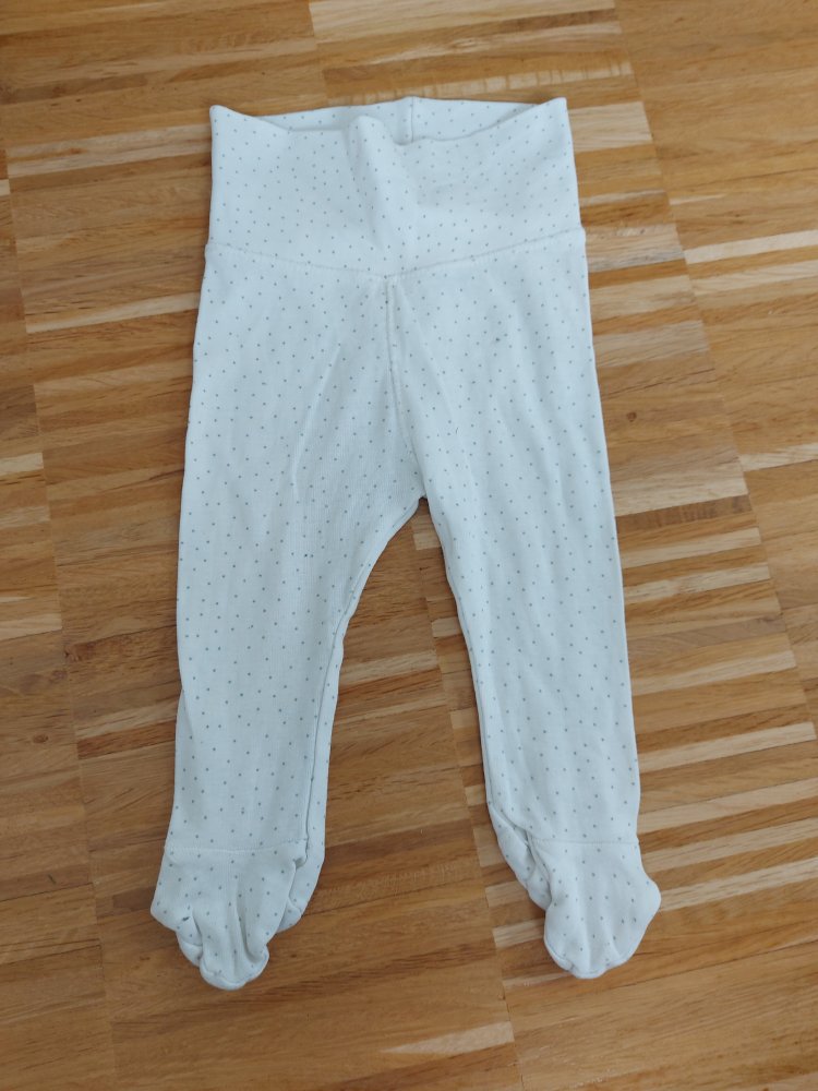 Weiße Babyhose mit Pünktchen mit breitem Bund und Füßchen Gr. 62