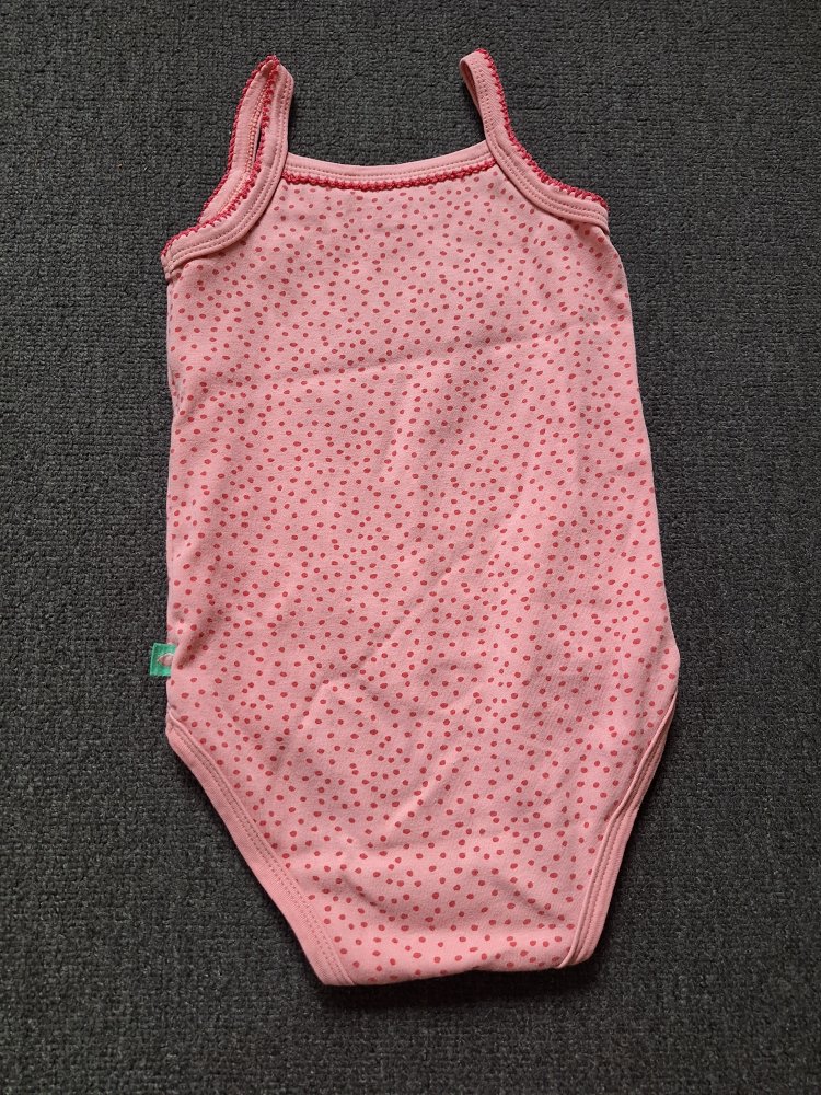 roter Punktebody mit Spaghettiträgern Gr. 98/104