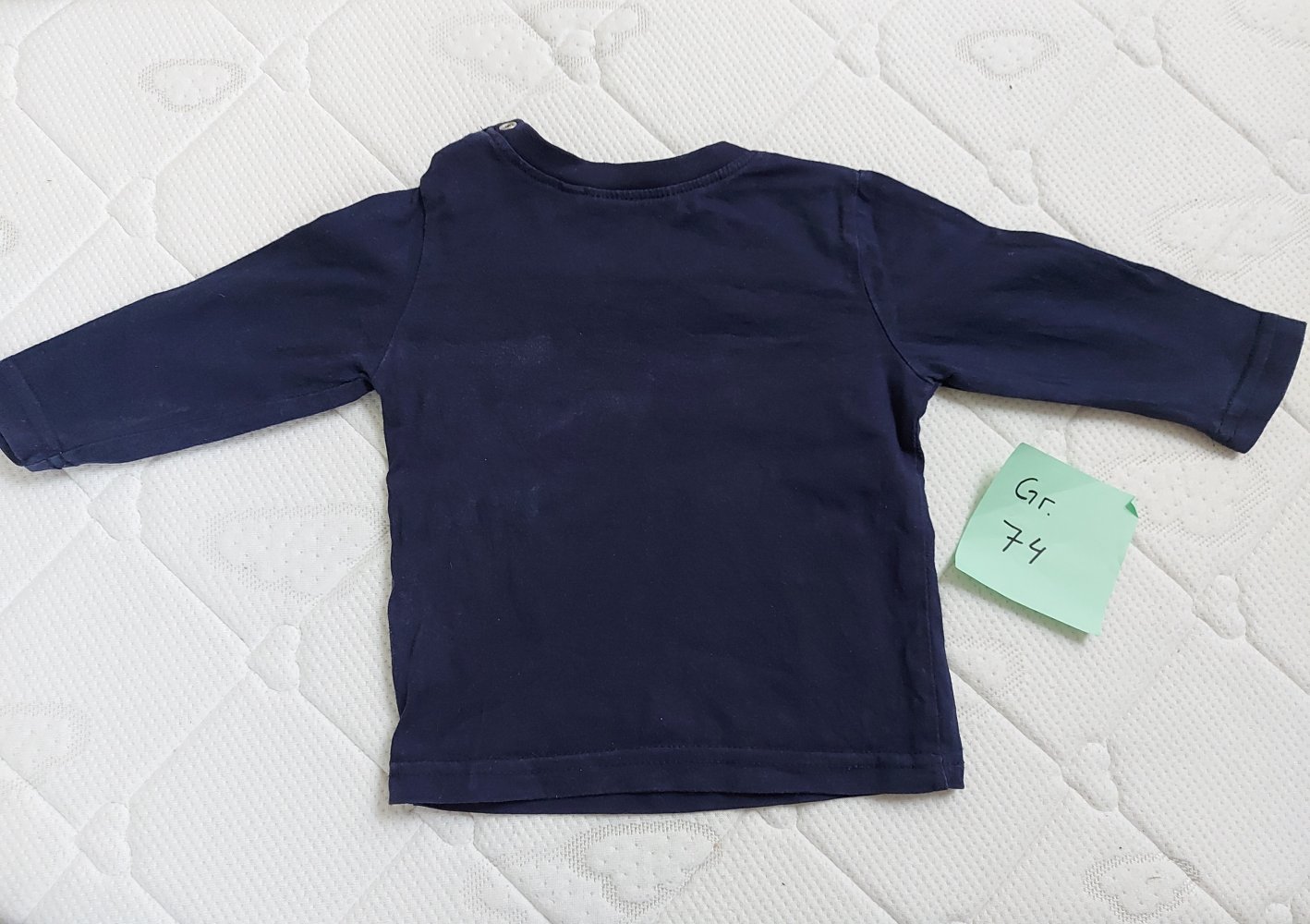 langärmliger dunkelblauer Babypullover 