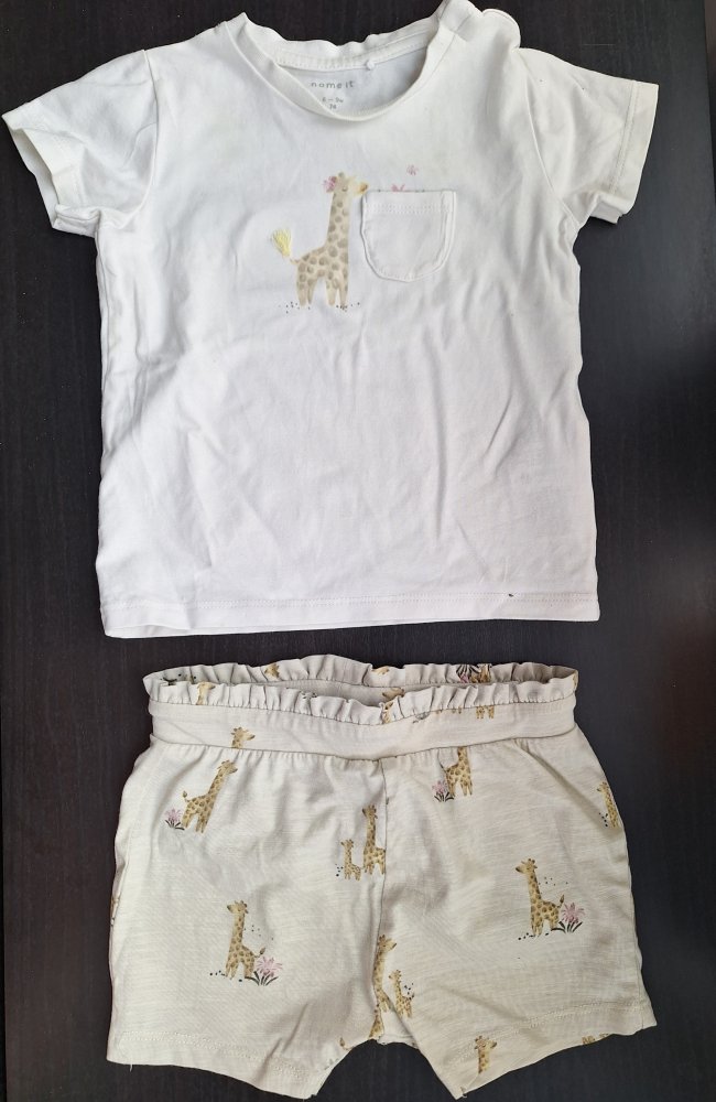 2-teiliges Set: T-Shirt und kurze Hose mit Giraffen, Gr. 74