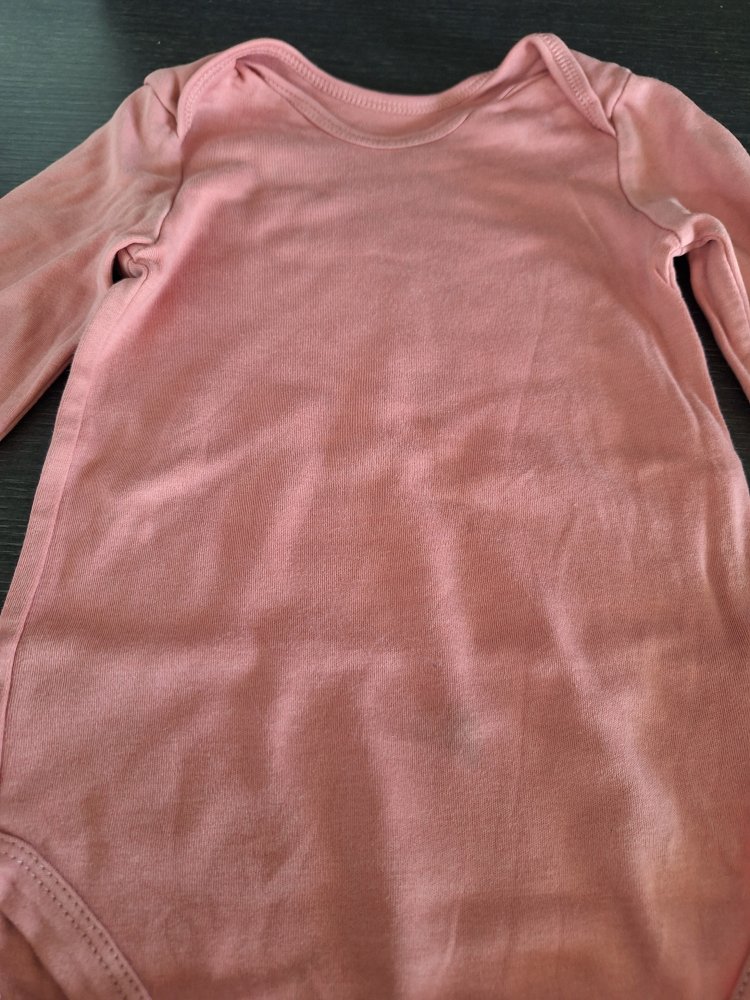 lachsfarbener Langarmbody Gr. 92