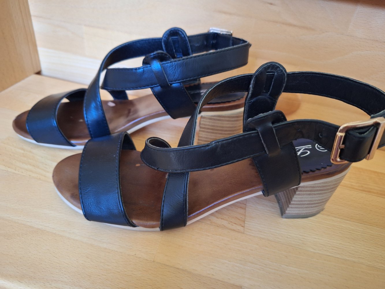 Schwarze Sandalen Gr. 37
