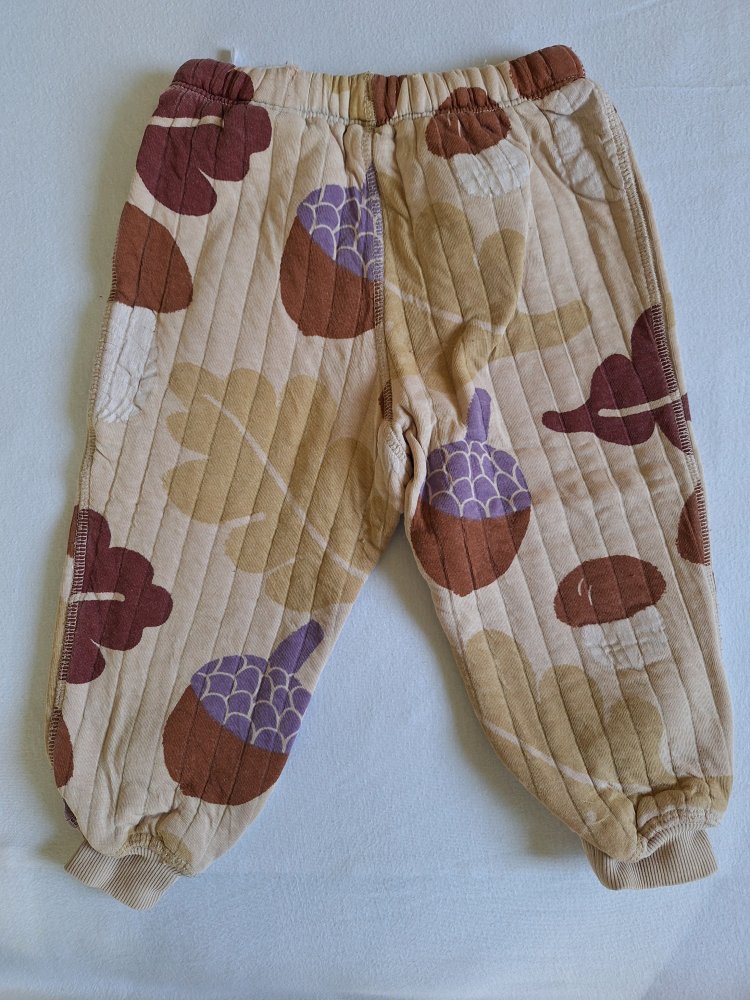 Beige Herbsthose Gr. 92 mit Herbstmotiven