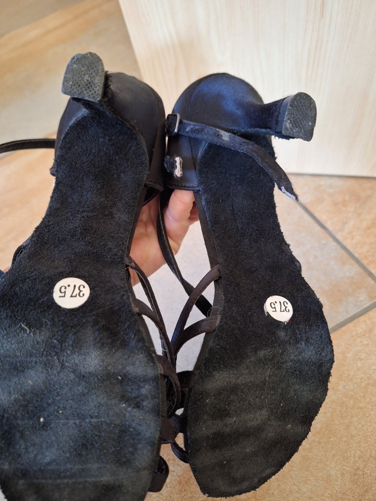 schwarze Tanzschuhe mit Absatz Gr. 37.5