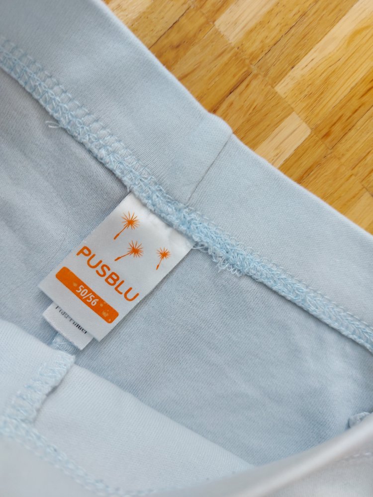 Hellblaue Babyhose mit Füßchen, Gr. 50/56