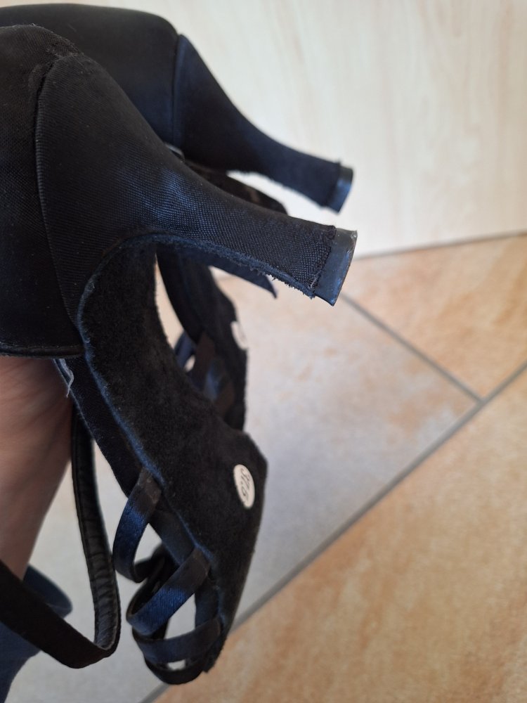schwarze Tanzschuhe mit Absatz Gr. 37.5