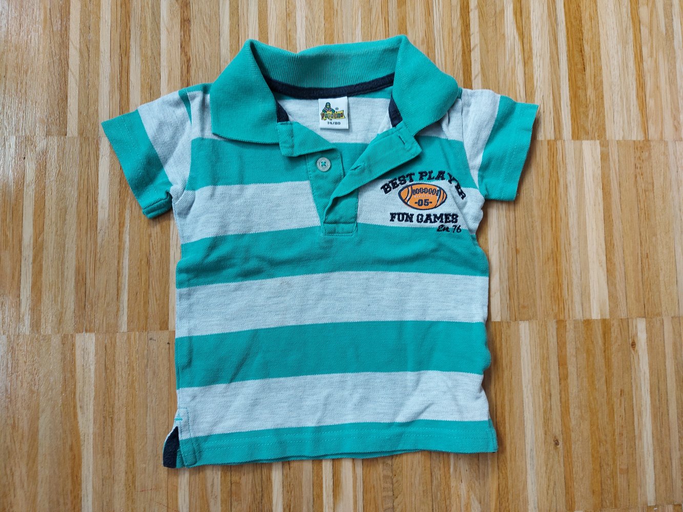 kurzärmliges grün-grau gestreiftes Baby-Poloshirt Gr. 74/80