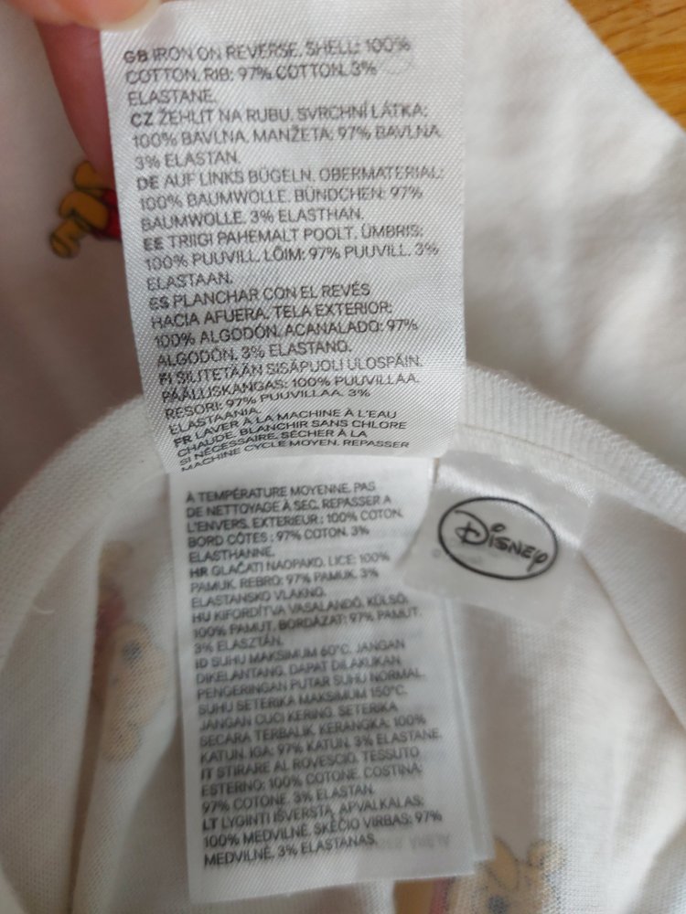 Süßer Babypyjama /Schlafstrampler mit kleinen Baby Winnie Poohs, Gr. 74