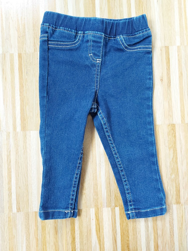Niedliche Kleinkindjeans Gr. 80