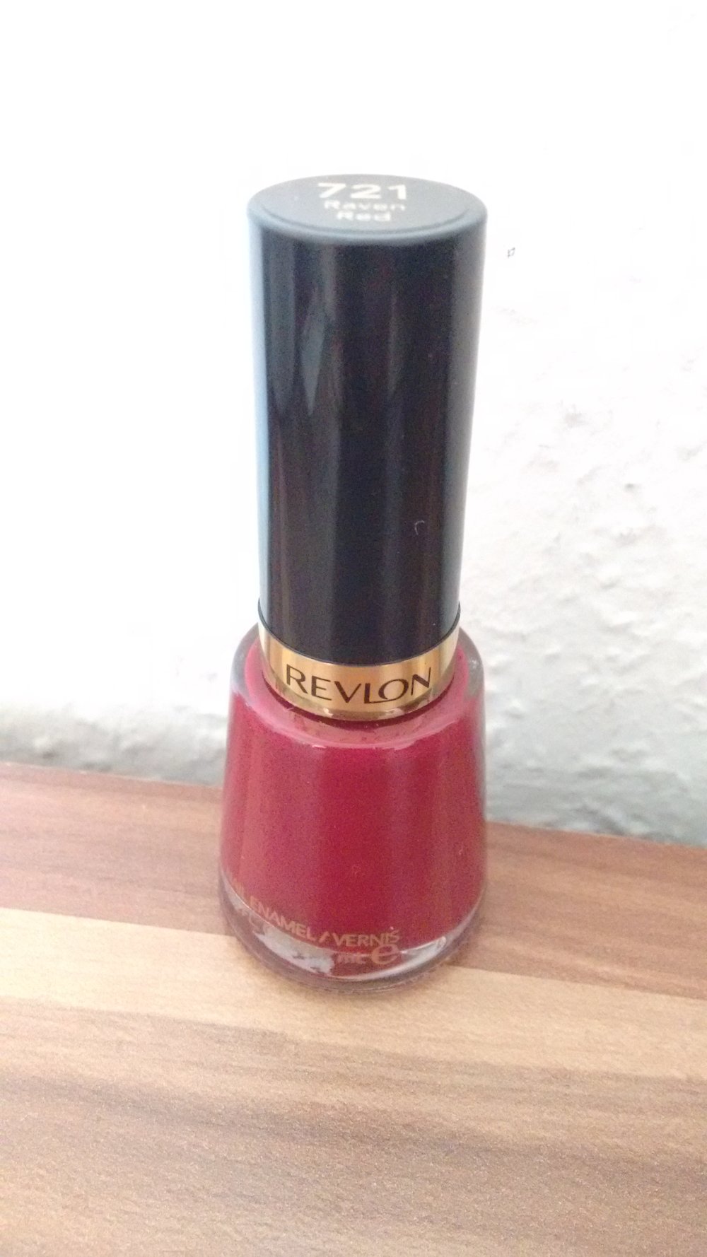 Revlon 721 Raven Red Nail Enamel Nagellack rot