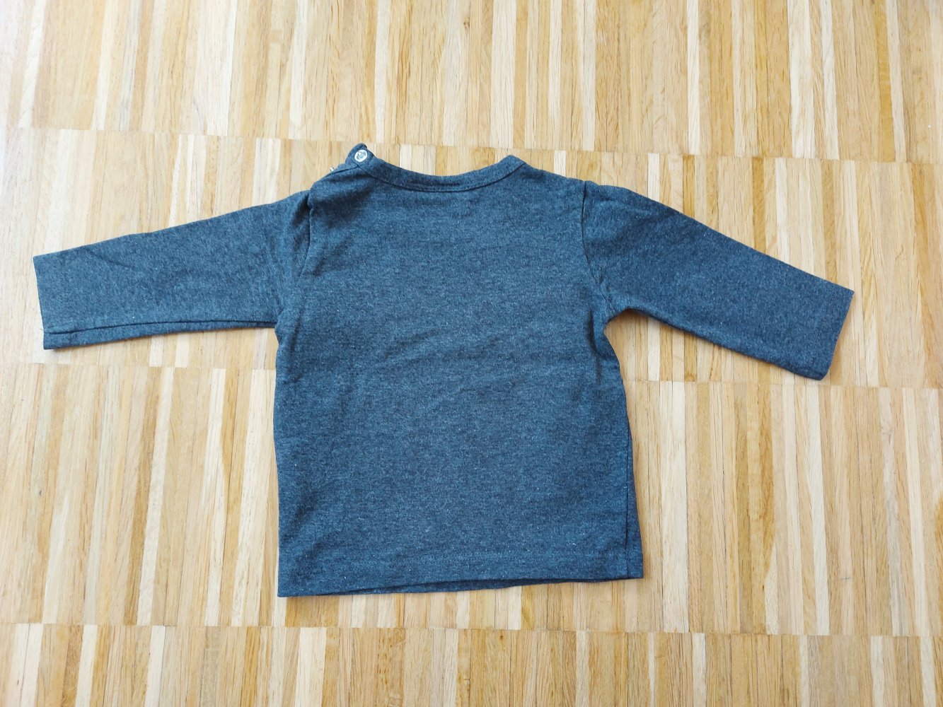 langärmliger dunkelgrauer Babypullover Gr. 62 Longsleeve / Shirt unisex / geschlechtsneutral