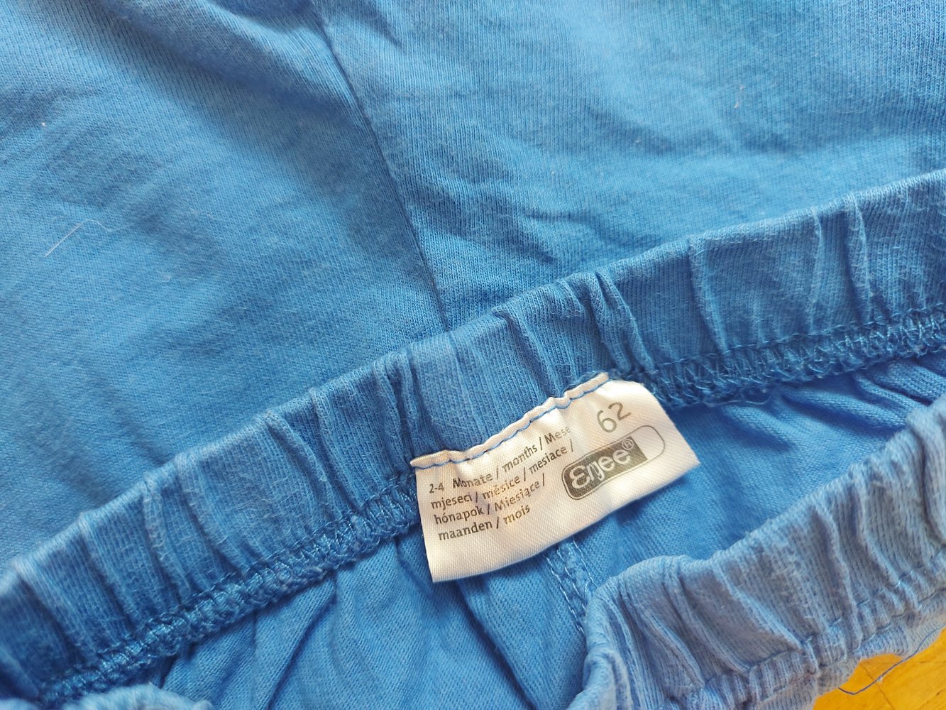 Kurze blaue Babyhose Gr. 62