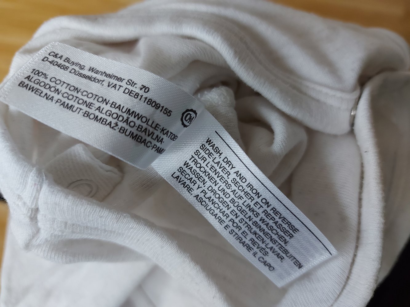 beiger Kurzarmbody mit Wickelschnitt Gr. 68 save the planet