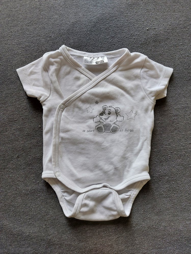 weißer Kurzarmbody mit Bärchenmotiv 
