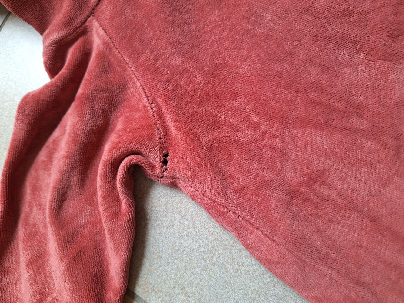 rotes selfmade Kapuzenkleid mit Fuchsmuster